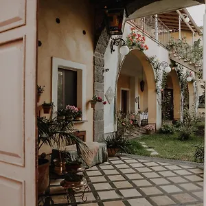 La Baronessa Bed & Breakfast